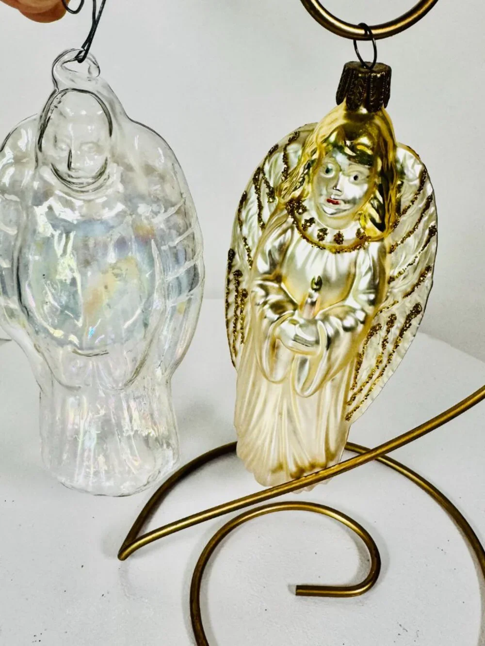 2 Whitehurts Blown Glass 5.5
